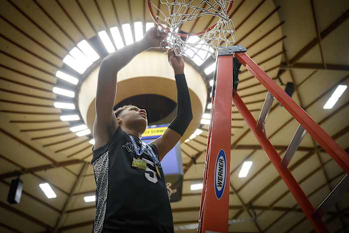2023-3-11-Tualatin-WestLinn-Championship-Postgame-0603-NR-clear